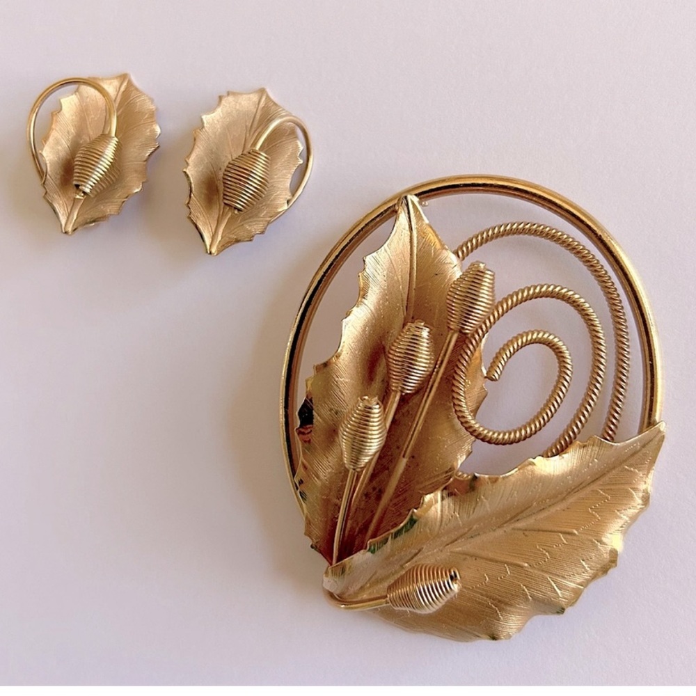 Vintage Mellow Gold-Tone Leaf Brooch and Earrings Set